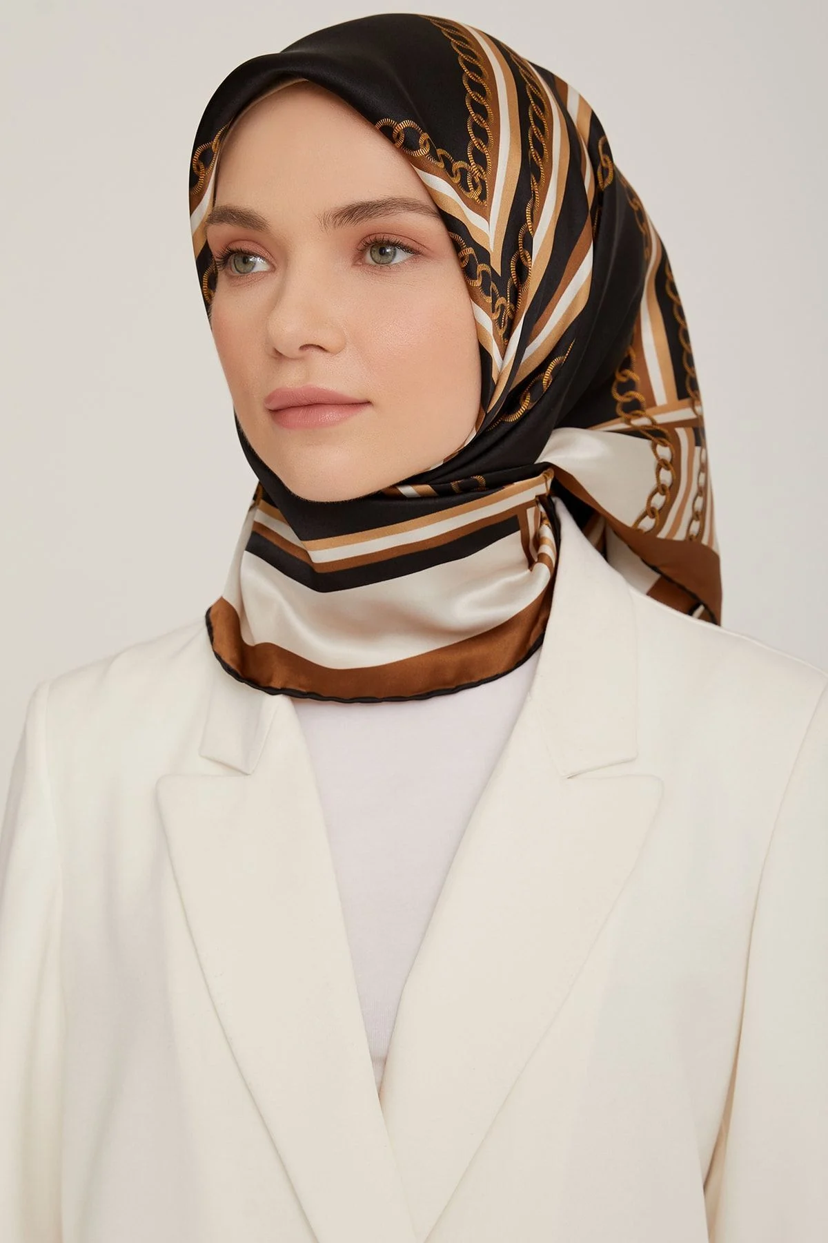 ARMİNE Sura İpek Eşarp Nostalji 8845-02 ARMİNE Sura İpek Eşarp Nostalji 8845-02