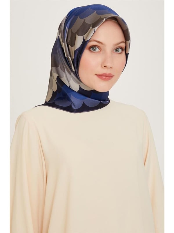 ARMİNE Sura İpek Eşarp Nostalji 9212-82 ARMİNE Sura İpek Eşarp Nostalji 9212-82